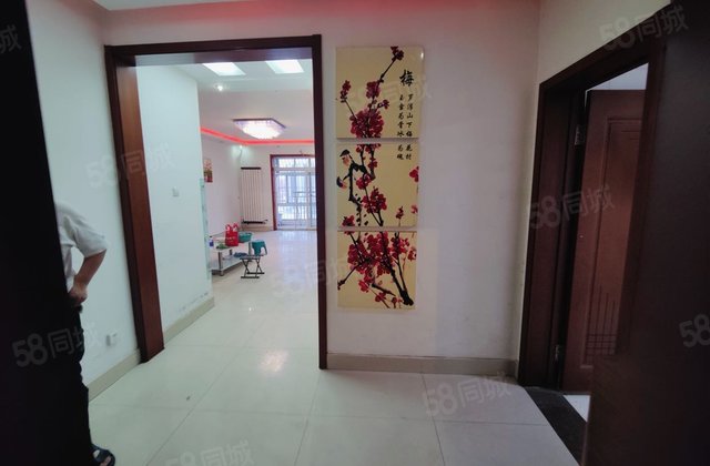 鸿顺花园3室2厅1卫