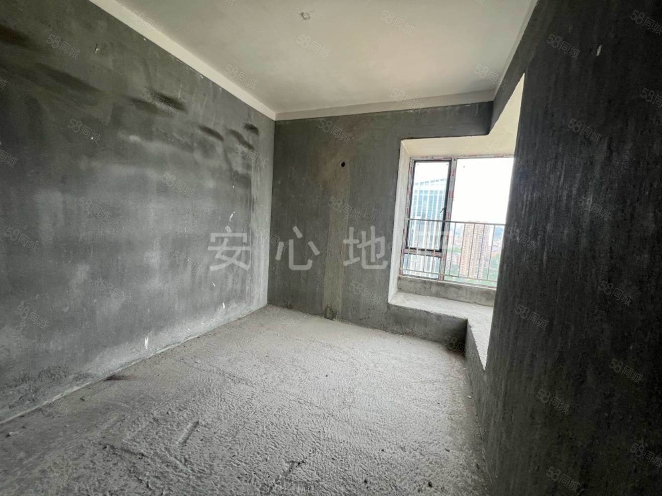 德和领秀广场5室2厅2卫150㎡南北132.6万