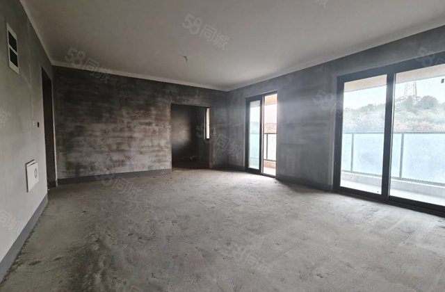 中铁龙盘湖世纪山水(公寓住宅)4室2厅146.03㎡73万二手房图片