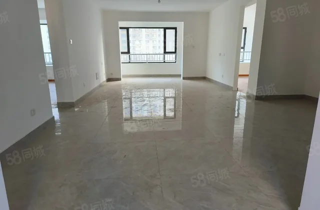 总高11层一梯两户，三叶草户型免大税带车位，莲湖新城 莲湖湾