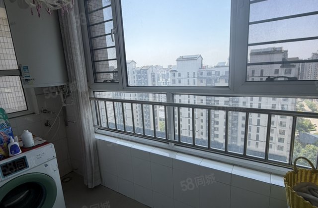 二中！三室出行方便 南北通透 装修好 双卫生间