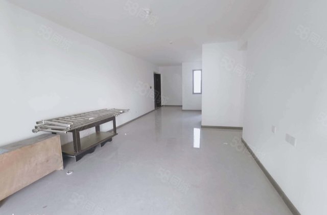 金裕新城 有电梯 次新小区 商品房 大三居 中间楼层带车位