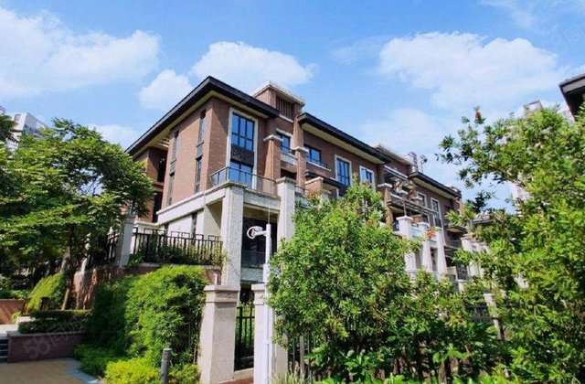 中海誉城实盘笋价1280万买单边位大实用别墅