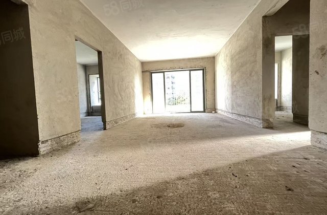 筠州花园二区南园4室2厅132㎡68万二手房图片