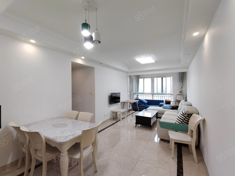 铂悦郡(一期) 房龄新 电梯房 满二 得房好 近地铁