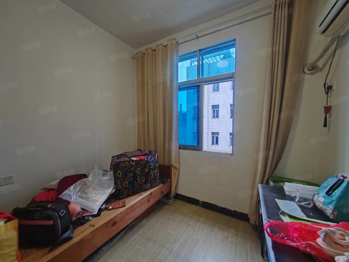 凤凰商贸小区4室2厅1卫85㎡南北30万