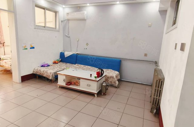 文轩八中，实验二，外国语，龙山南区，区委家属院，停车方便