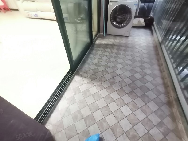 西湖明珠(孝南)3室2厅2卫141.06㎡南北73万