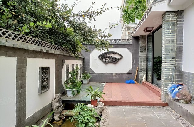 市中心 盘龙江边 大悦城旁一楼送60平围院 大三房 房东急售