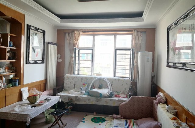 急售东昌总校 精装 三室朝阳 全明户型 随时看房