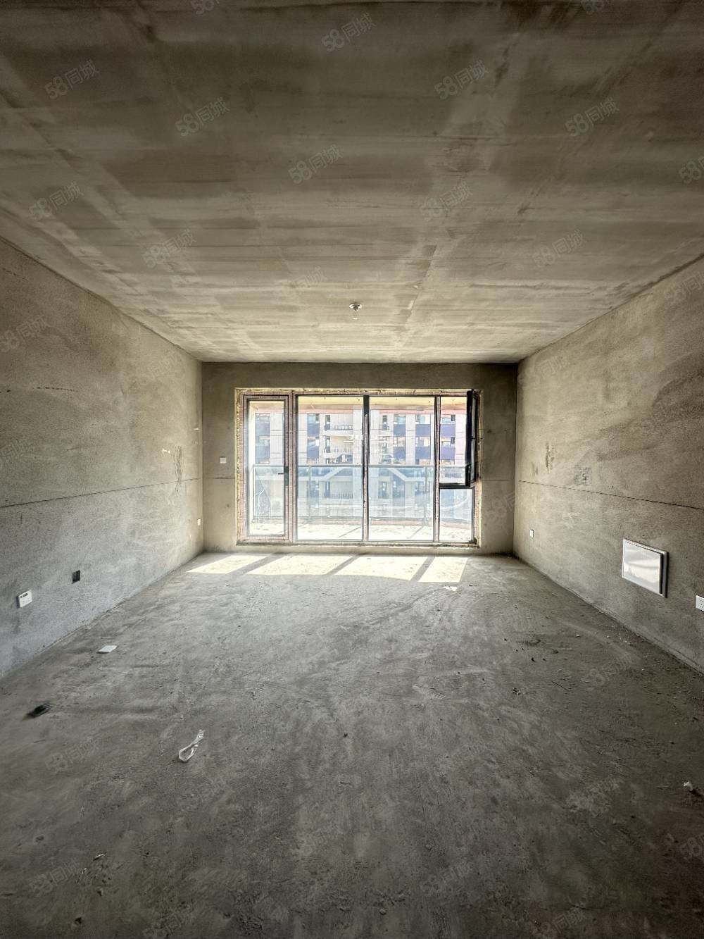 玉圭园3室2厅3卫135㎡南北67.6万