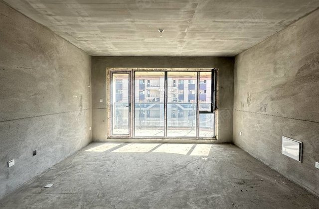 玉圭园3室2厅3卫135㎡南北67.6万