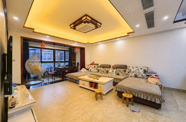 中德英伦联邦(B区)4室2厅126㎡249万二手房图片