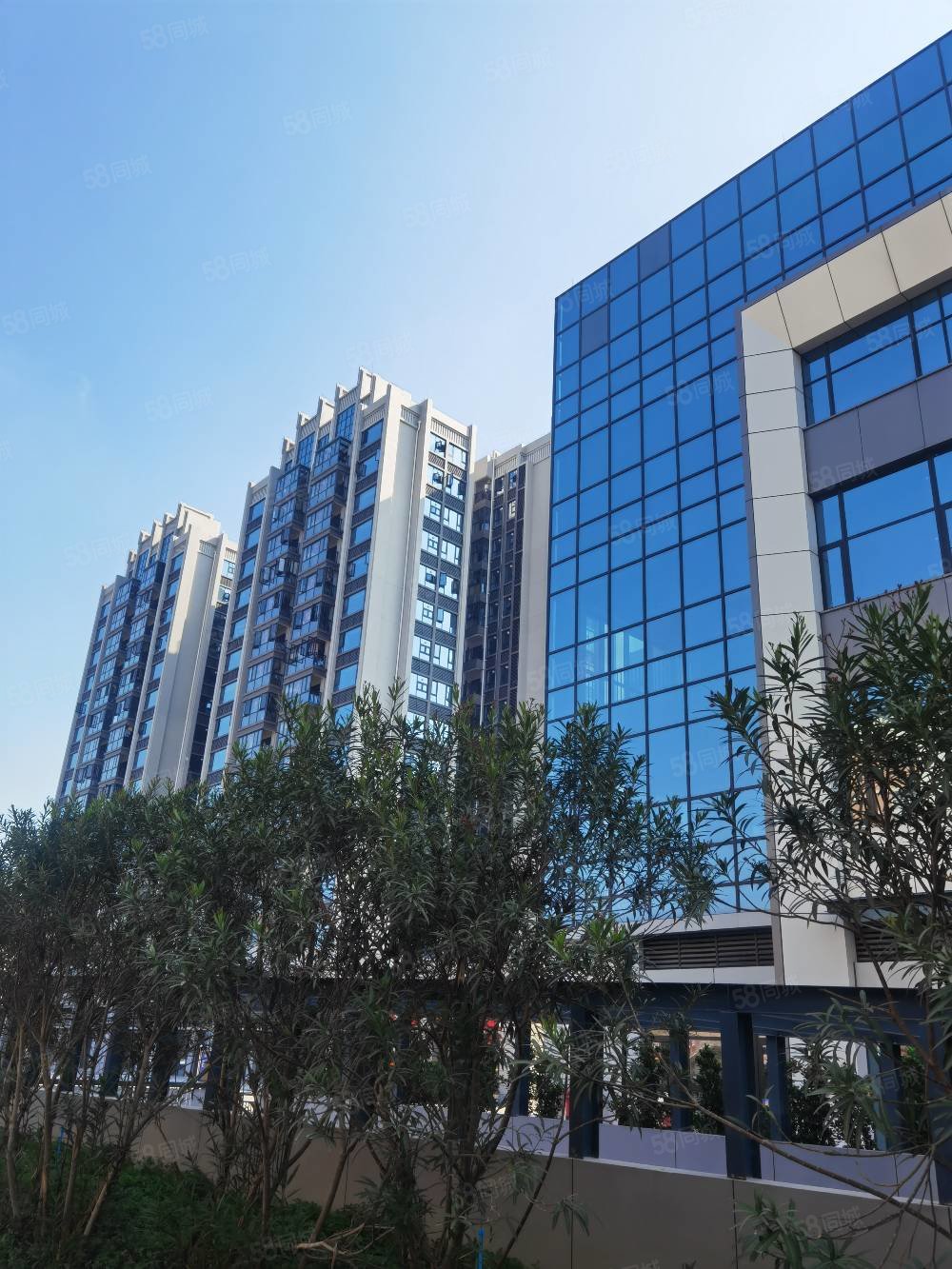 【10图】单价8字头,精装现房,珠海五洲富山园,小区商业和公园配套完善