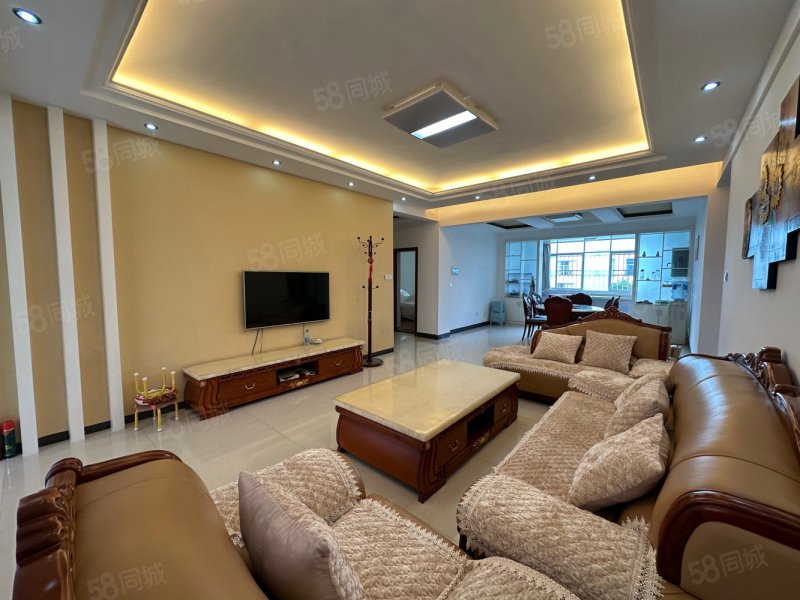 华龙苑3室2厅2卫160.04㎡南北82.6万