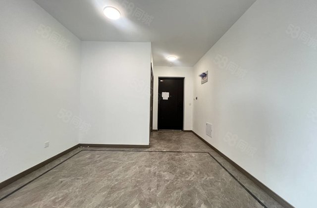 度假区电梯房三室中间楼层车位拎包入住