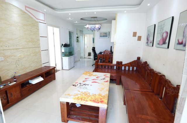 电梯洋房 精装婚房 三室两厅 诚心出售 看房子方便 带车位