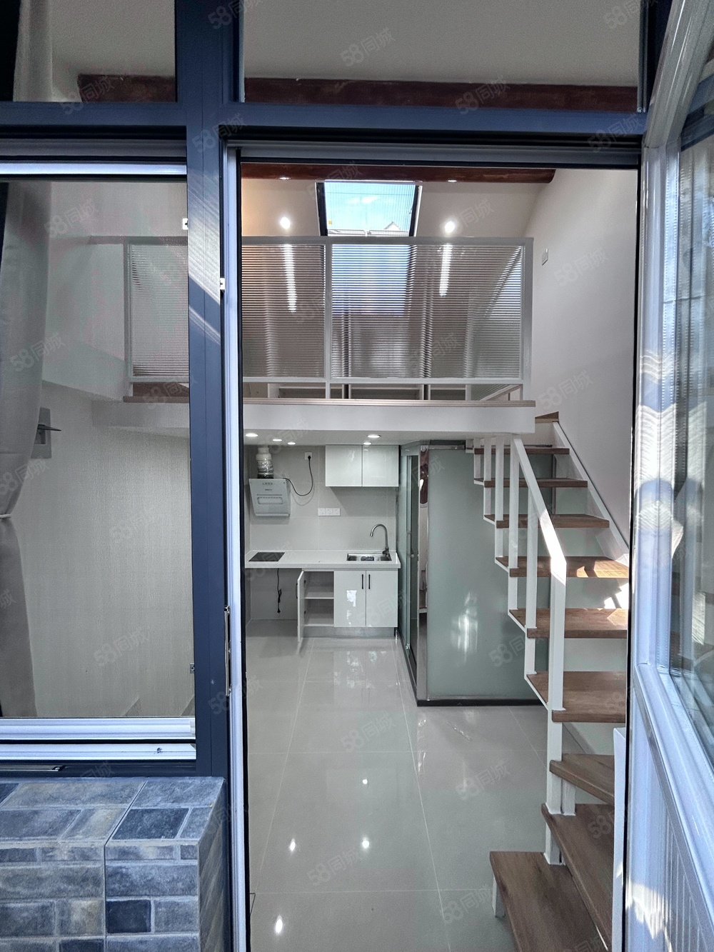 四環(huán)胡同小區(qū)1室0廳0衛(wèi)14.22㎡南293萬(wàn)