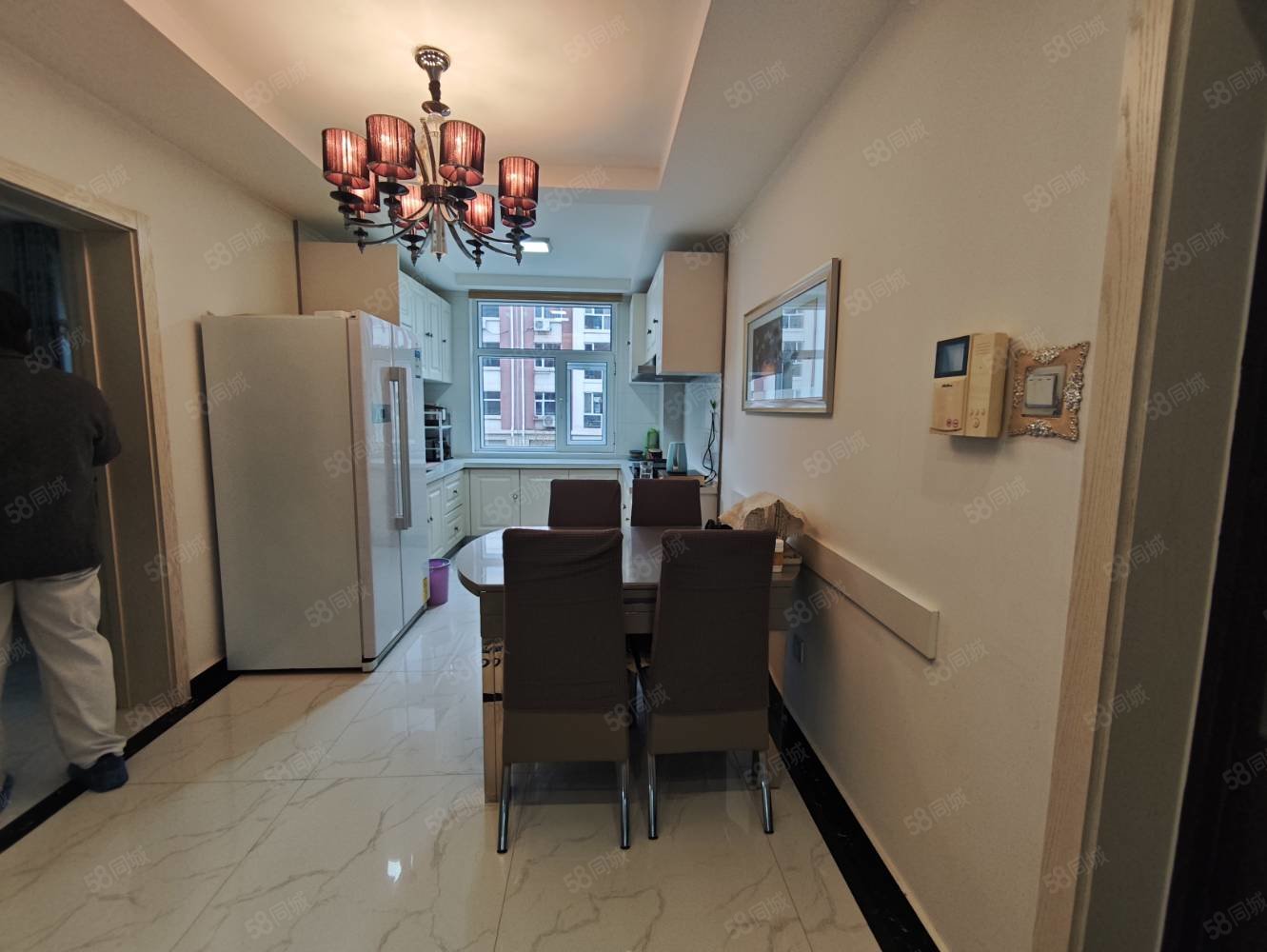 和谐小区4室2厅2卫194.89㎡南北120万