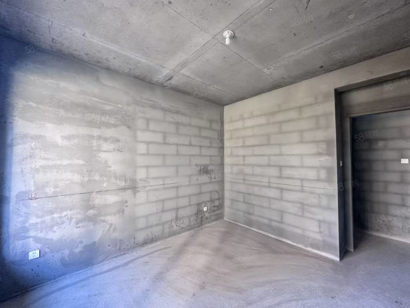 华韵锦园3室2厅2卫152㎡南北90.89万