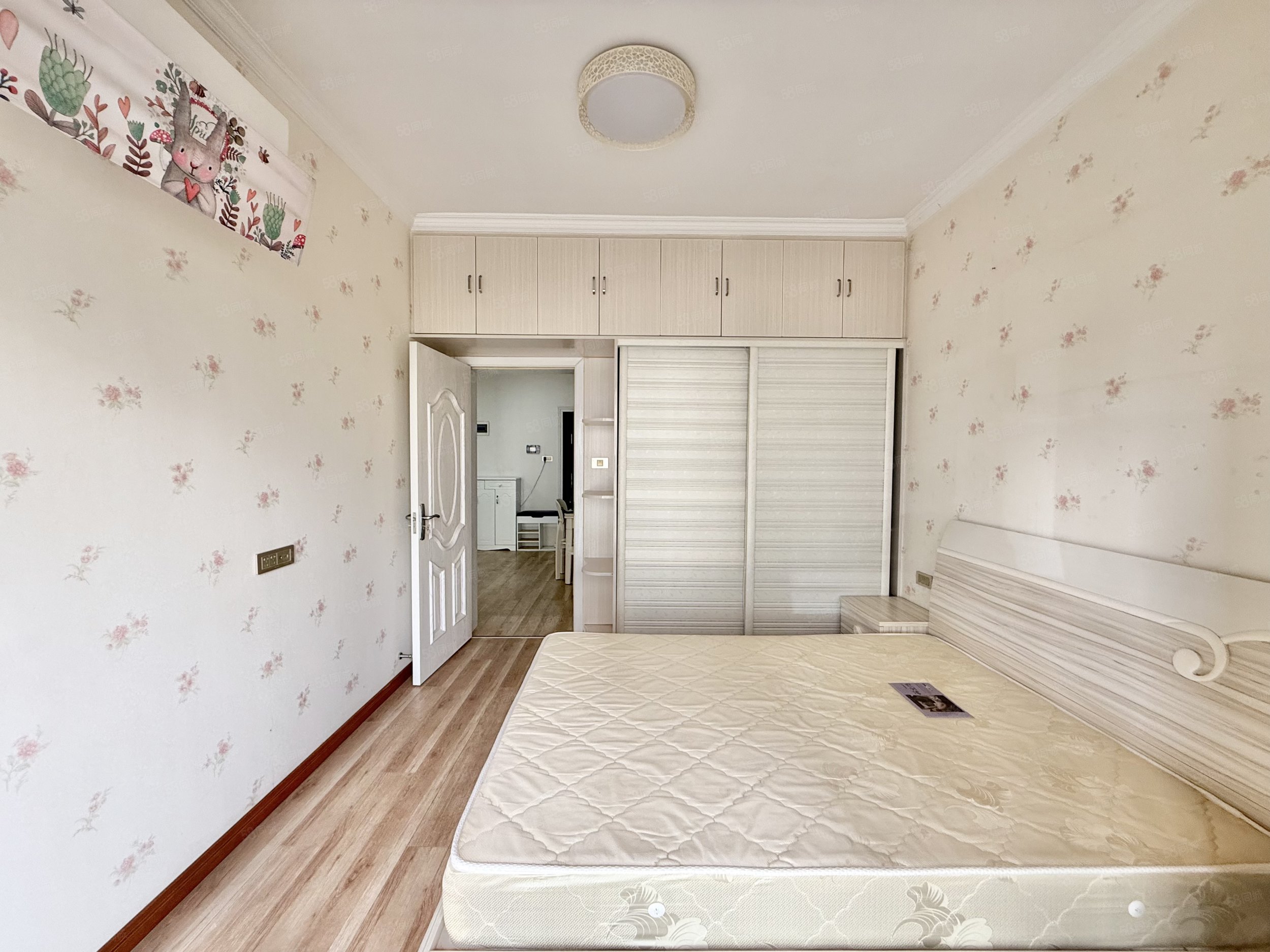 天麟时代经典2室2厅1卫70㎡南北45万