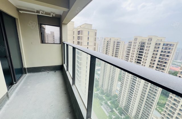 融创玖峯台3室2厅111㎡115万二手房图片