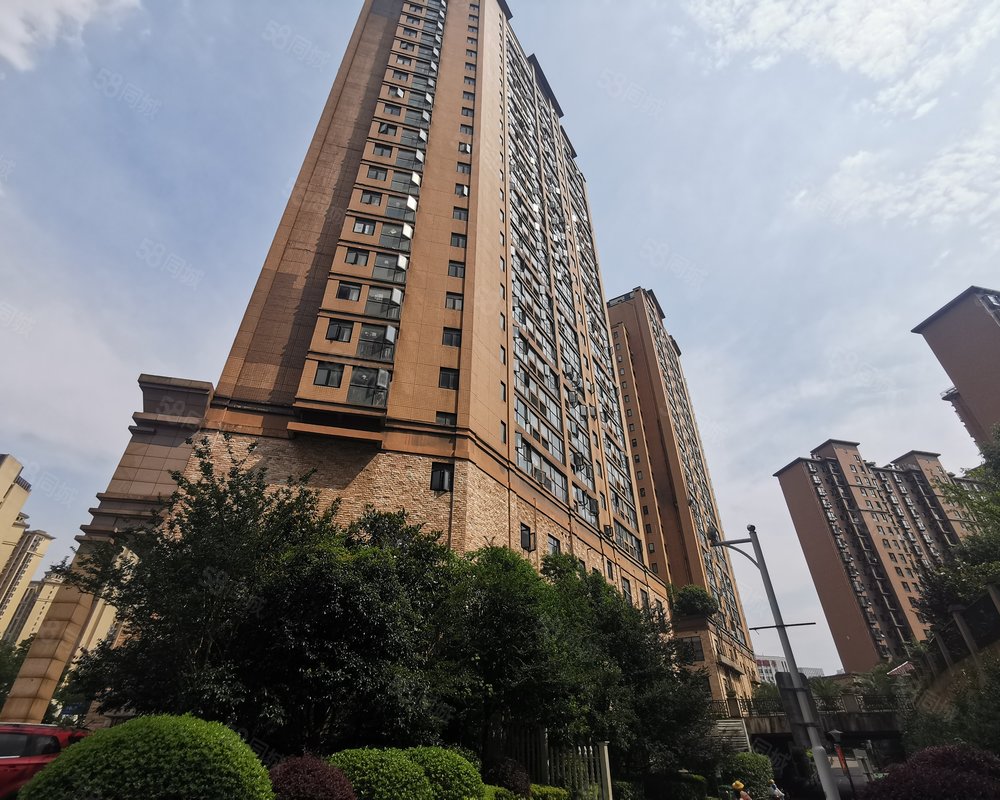 麓谷明珠商住楼二三环之间