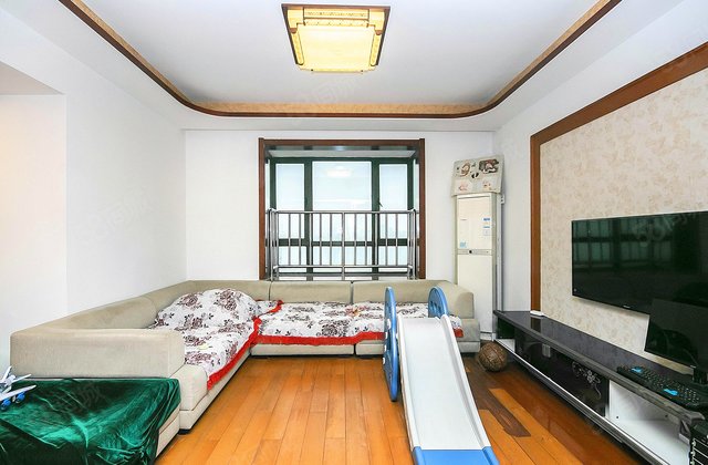 圣大国际3室2厅137.03㎡155万二手房图片