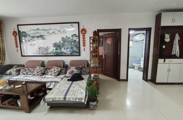 文轩本部新东方龙湾东门三室两两厅双卫房房屋方正随时看房