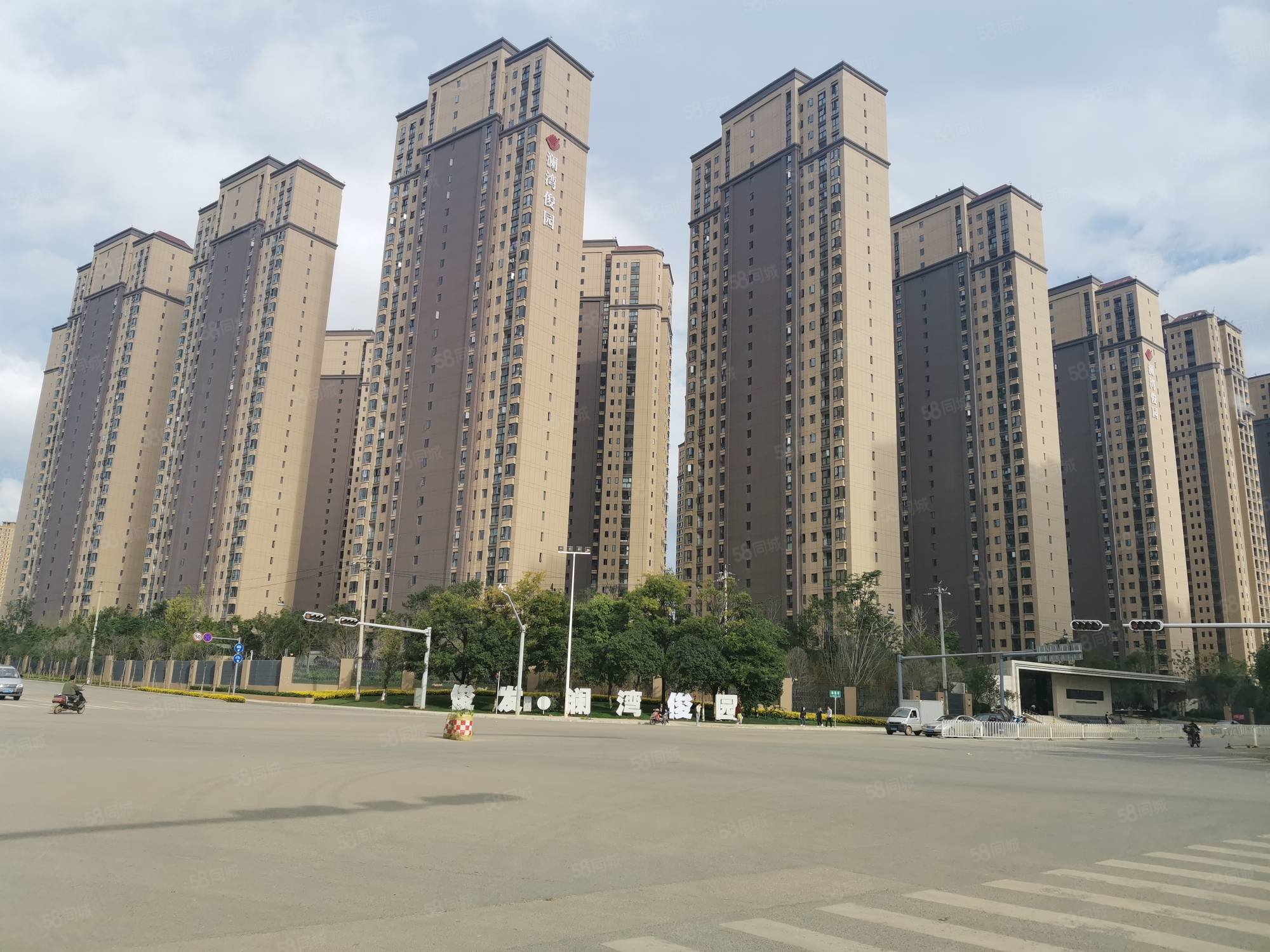 俊发澜湾俊园3室2厅2卫108㎡西南138万