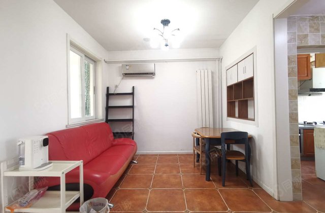 老文轩，外国语正对过，公安局家属院按揭