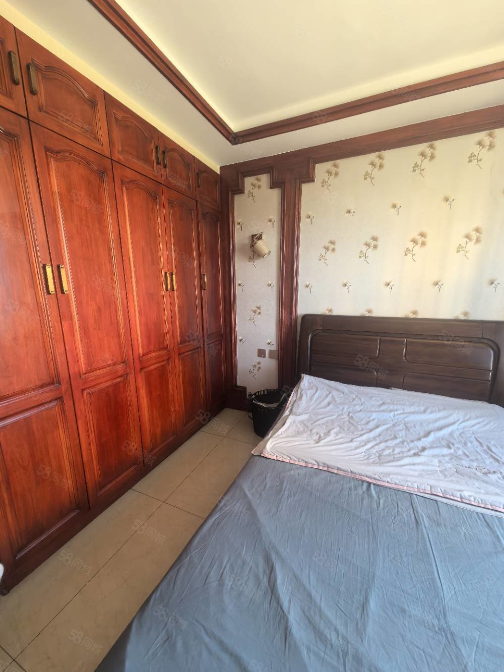 青湖铭城3室2厅2卫150㎡南北65万