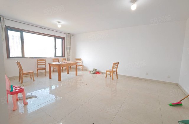 滨湖新城 人车分流 送车位地下室 免大税 可贷款东苑中学