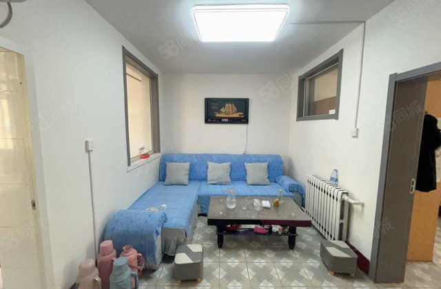 公园附近，中间楼层，毛纺厂家属院