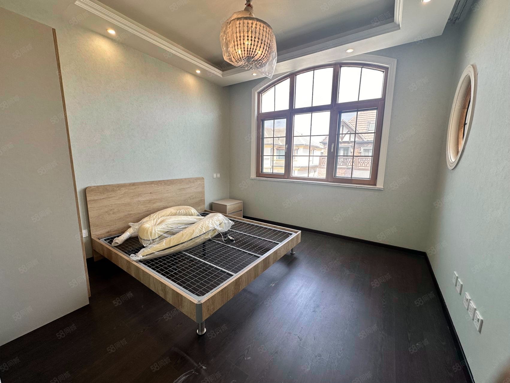 藍岸麗舍(別墅)8室3廳8衛(wèi)591.37㎡南北1380萬