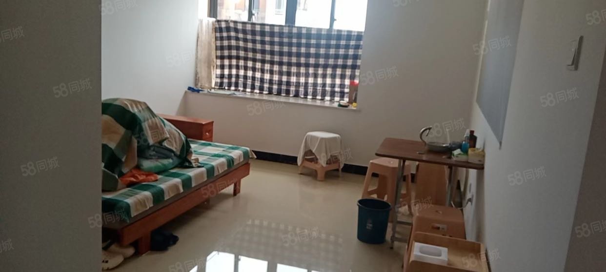 御龙府2室1厅1卫77.89㎡南北50万