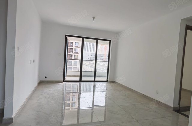 江山印新房未住三室两卫全有窗户车位储藏室