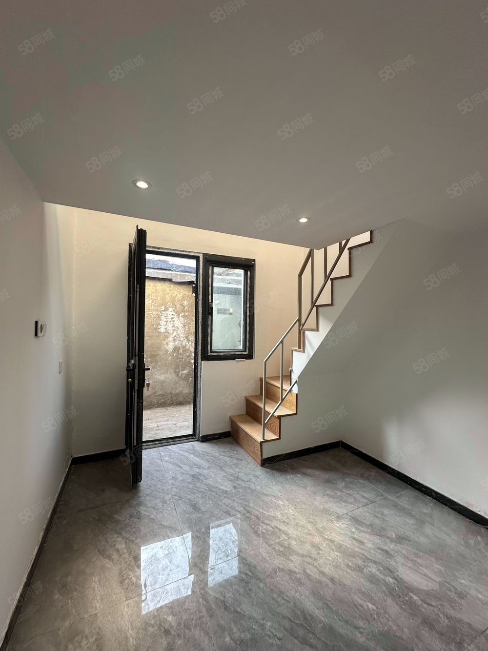 東旺胡同小區(qū)1室1廳0衛(wèi)12.2㎡南北220萬(wàn)