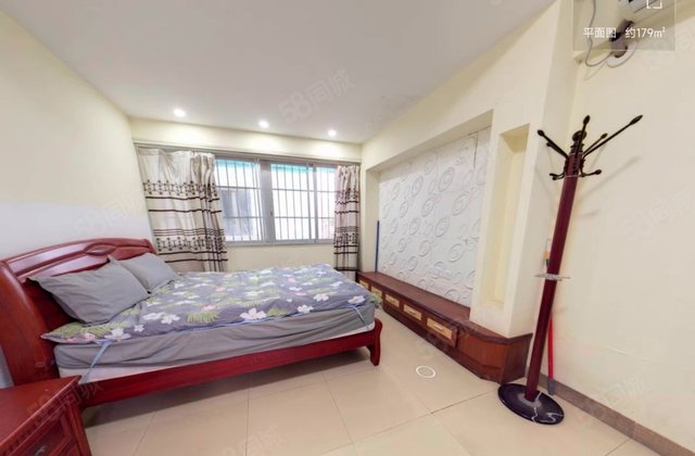 皇家花园5室3厅180㎡158万二手房图片