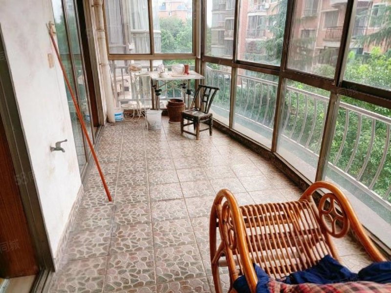 上钢壹中层建设路口霞光山庄南苑精装大3房南北通透拎包入住