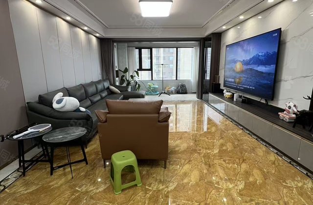 国岳府豪华装修 中央空调 送家具家电 可随时看房