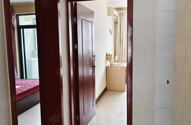 凤凰新城(西区)2室2厅1卫高层,精装修送地下室