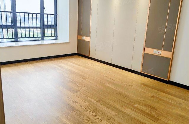 领秀公馆4室2厅141㎡128万二手房图片