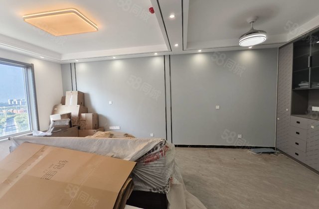 精装新房未住，徒骇河旁观景房，带车位储藏室免大税