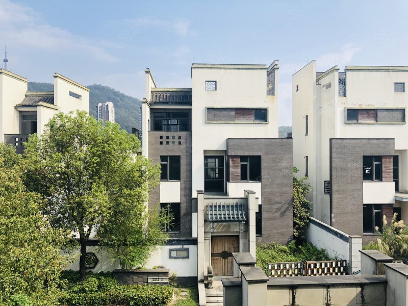 (新上房源)十里方圆独栋别墅 位置安静不靠路 288万