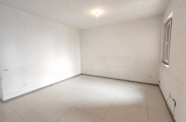 正规商品房 星光水晶丽城 三室两厅两卫 好楼层 视野开阔！