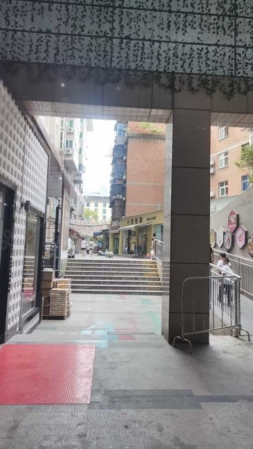 天麟时代广场3室2厅1卫123.73㎡东南96万