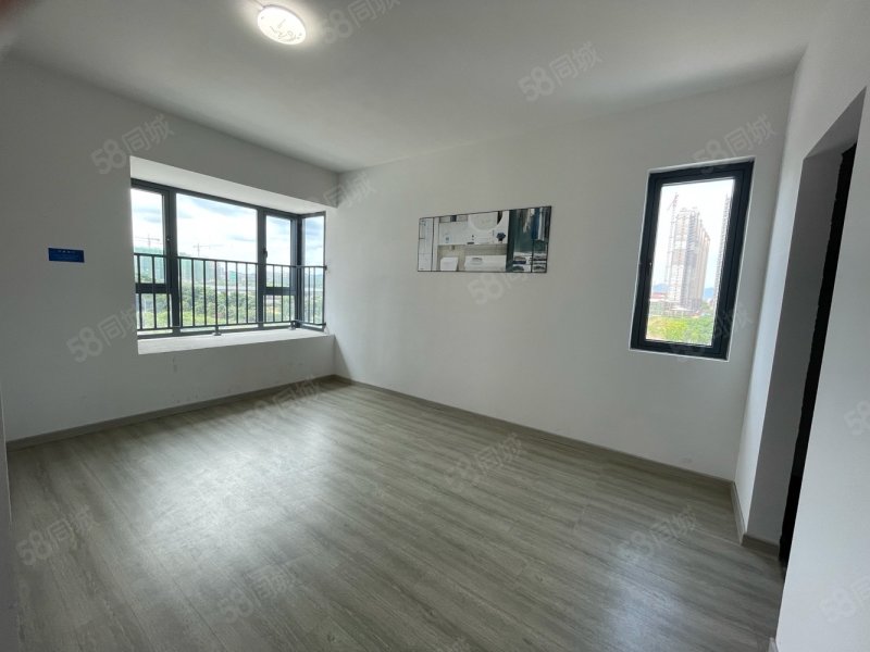 城发东山之冠4室2厅2卫128㎡南88万