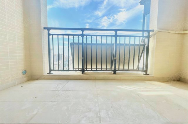 保利香颂3室2厅123.84㎡150万二手房图片