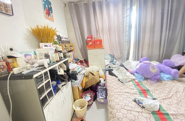 市中心，东昌中学 小区停车方便 两室两厅，随时看房，，
